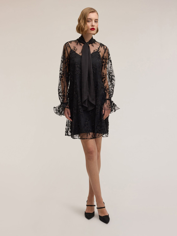 Robe courte en dentelle avec nœud Smart Couture