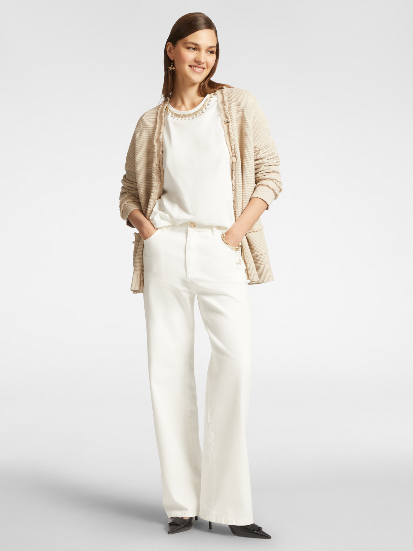 Lange Strickjacke mit Fransen und Knöpfen image number 2