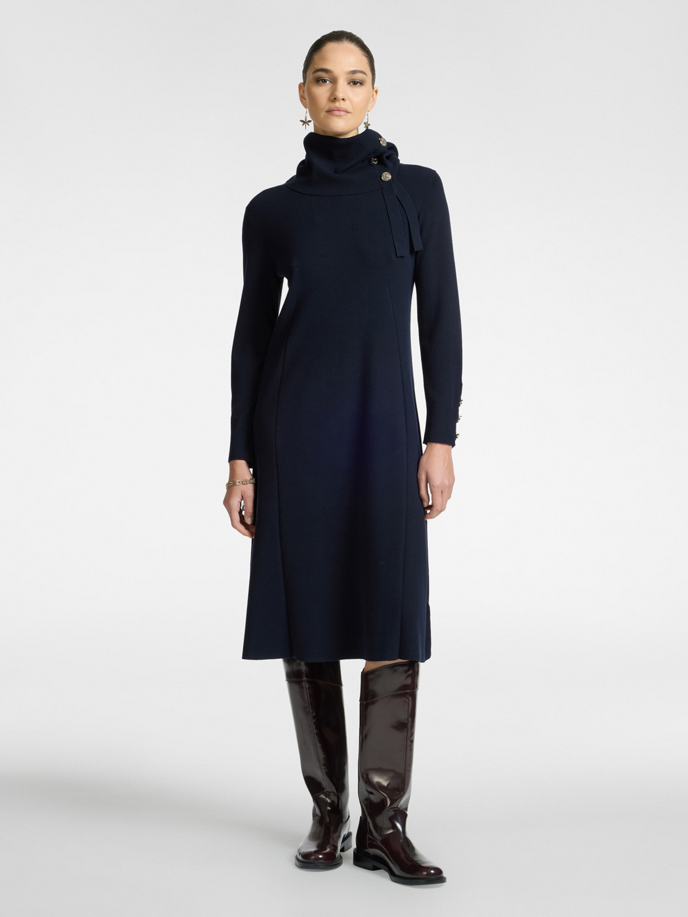 Knitted dress with buttons image number 2