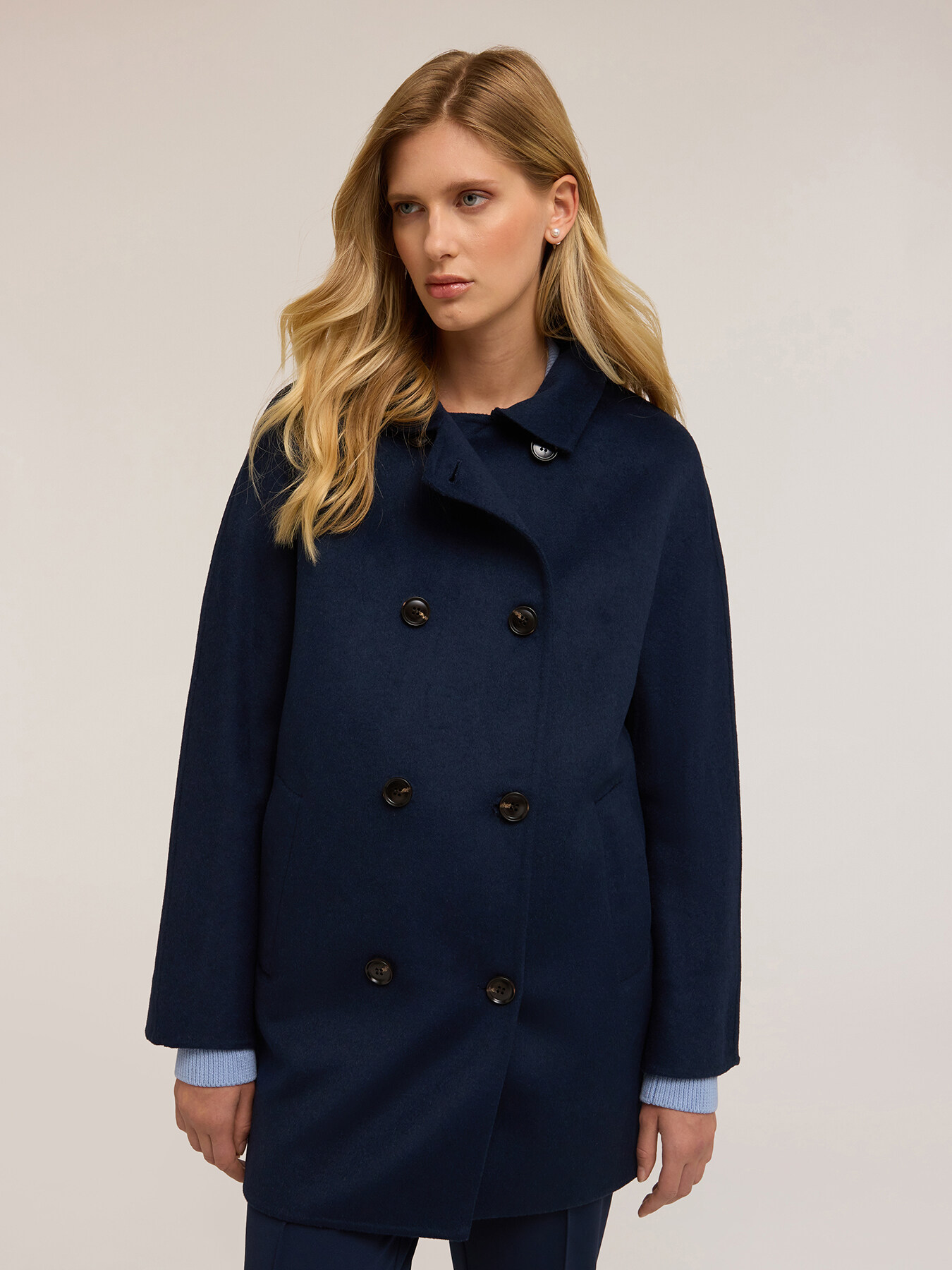 Cappotto doppiopetto in panno misto lana image number 3