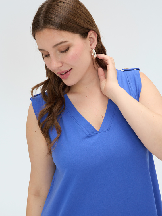 Long V-neck dress