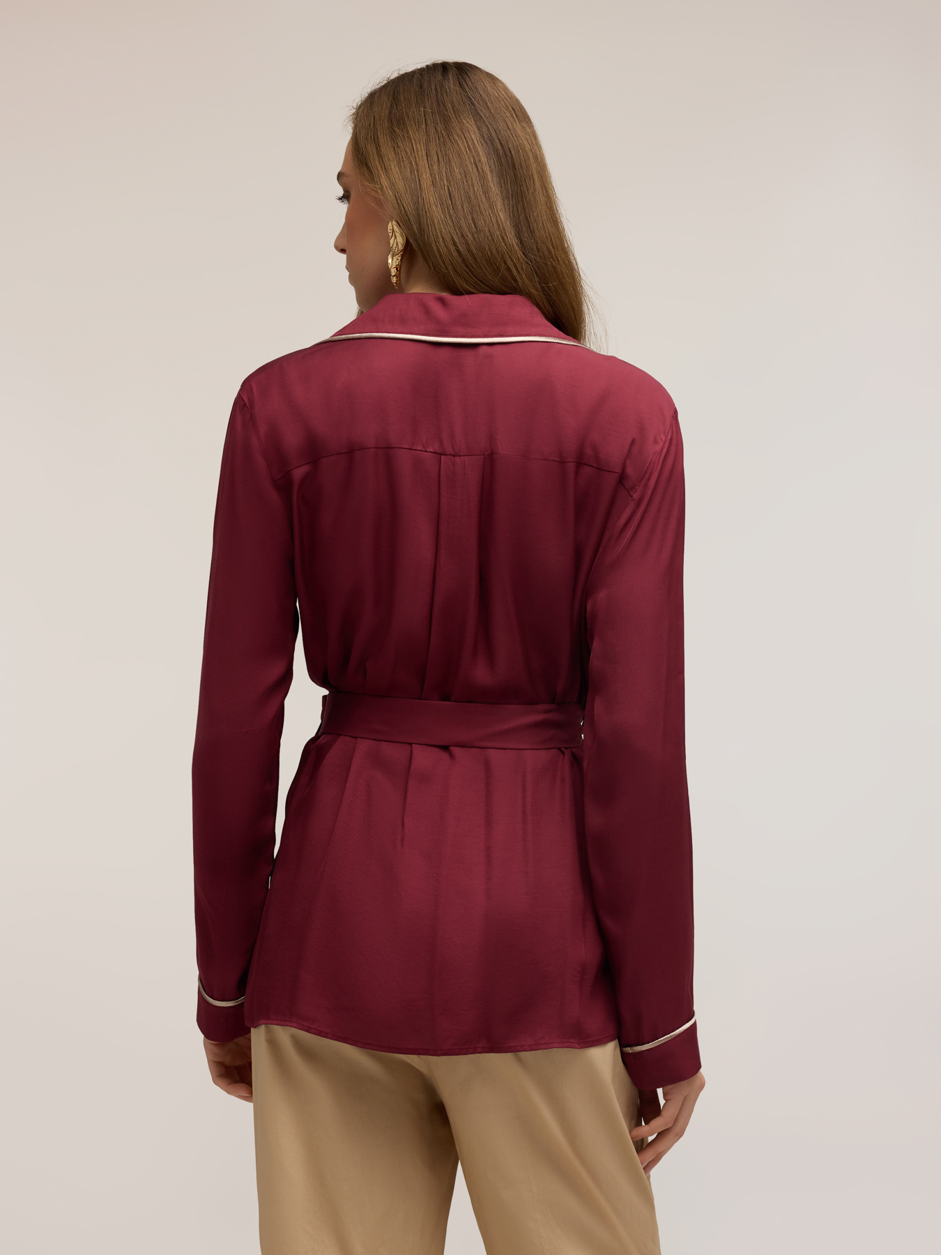 Hemd aus Viskose-Twill mit kontrastierenden Einfassungen image number 1