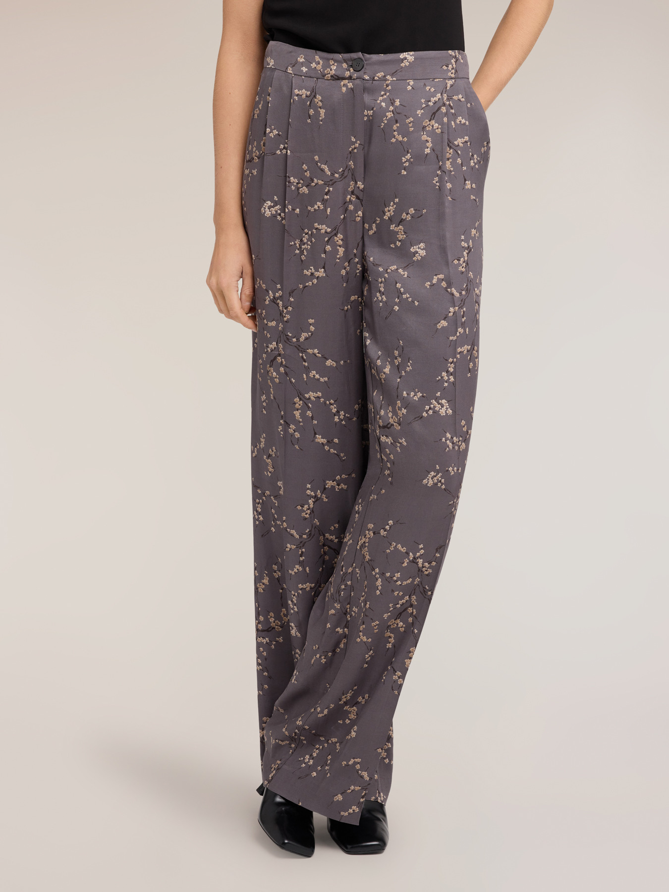 Palazzo-Hose aus Viskose-Twill mit Blumendruck image number 2