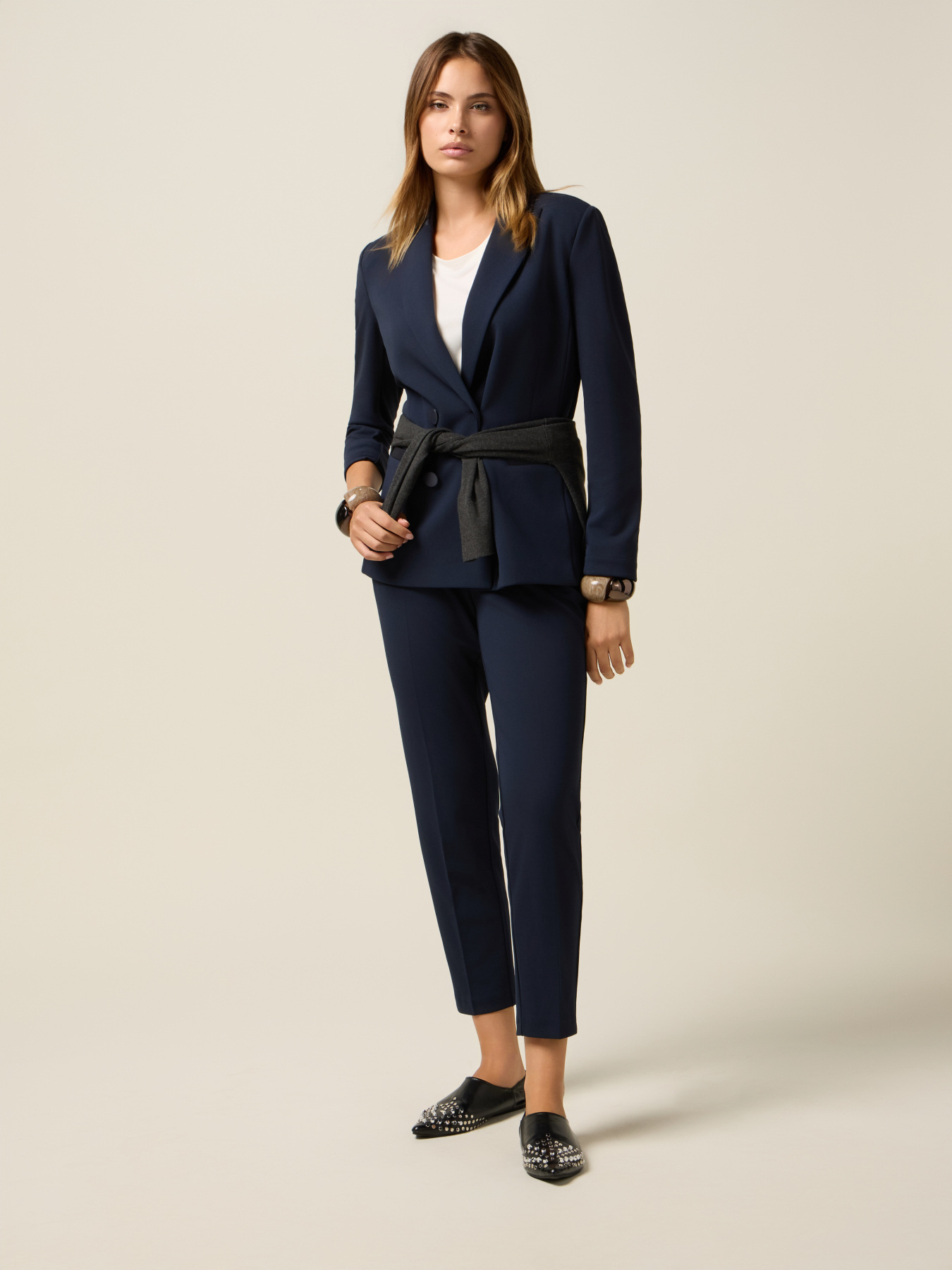 Double-breasted blazer with covered buttons image number 3