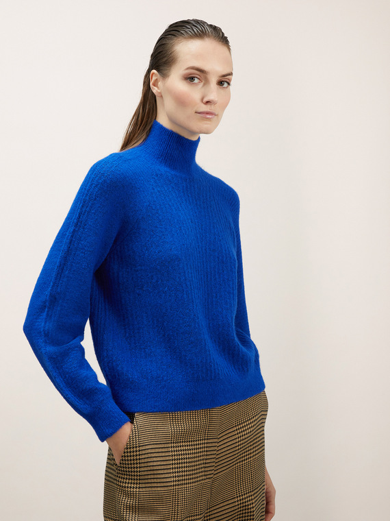 Rollkragenpullover aus Rippenstrick