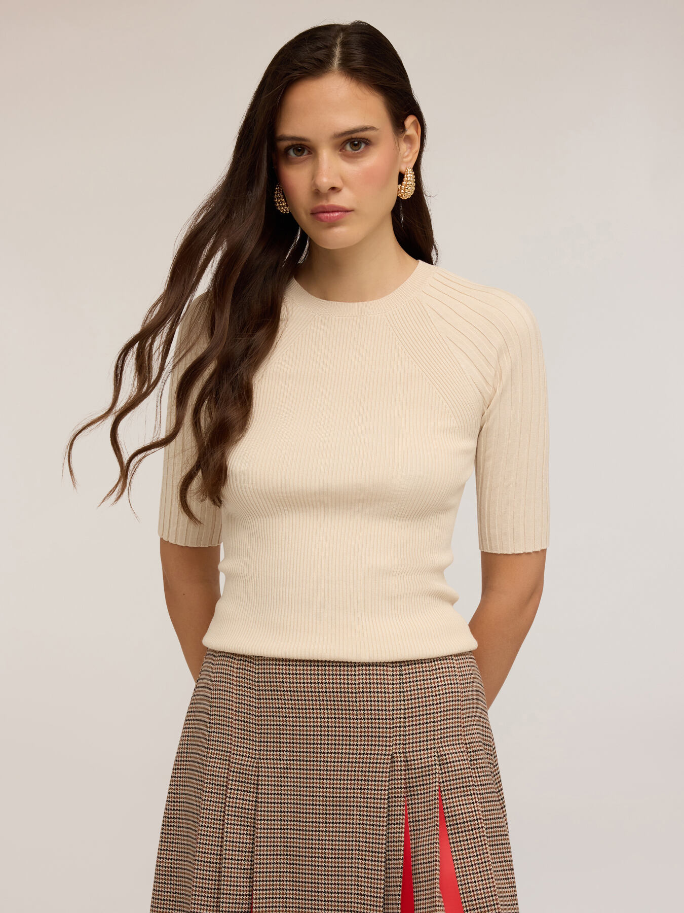 Short-sleeved ribbed knit top image number 0
