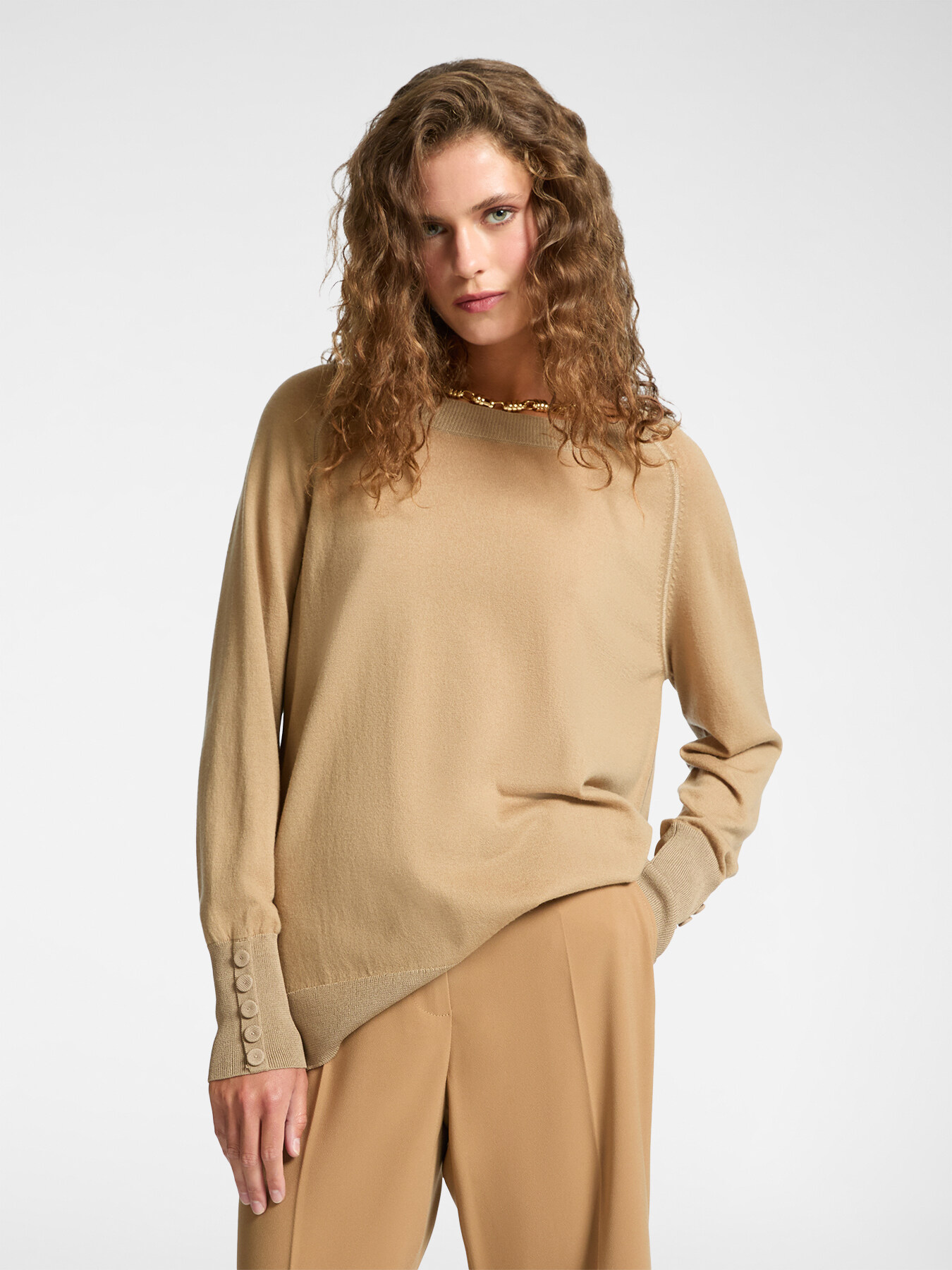 Weicher Pullover mit Knöpfen image number 0