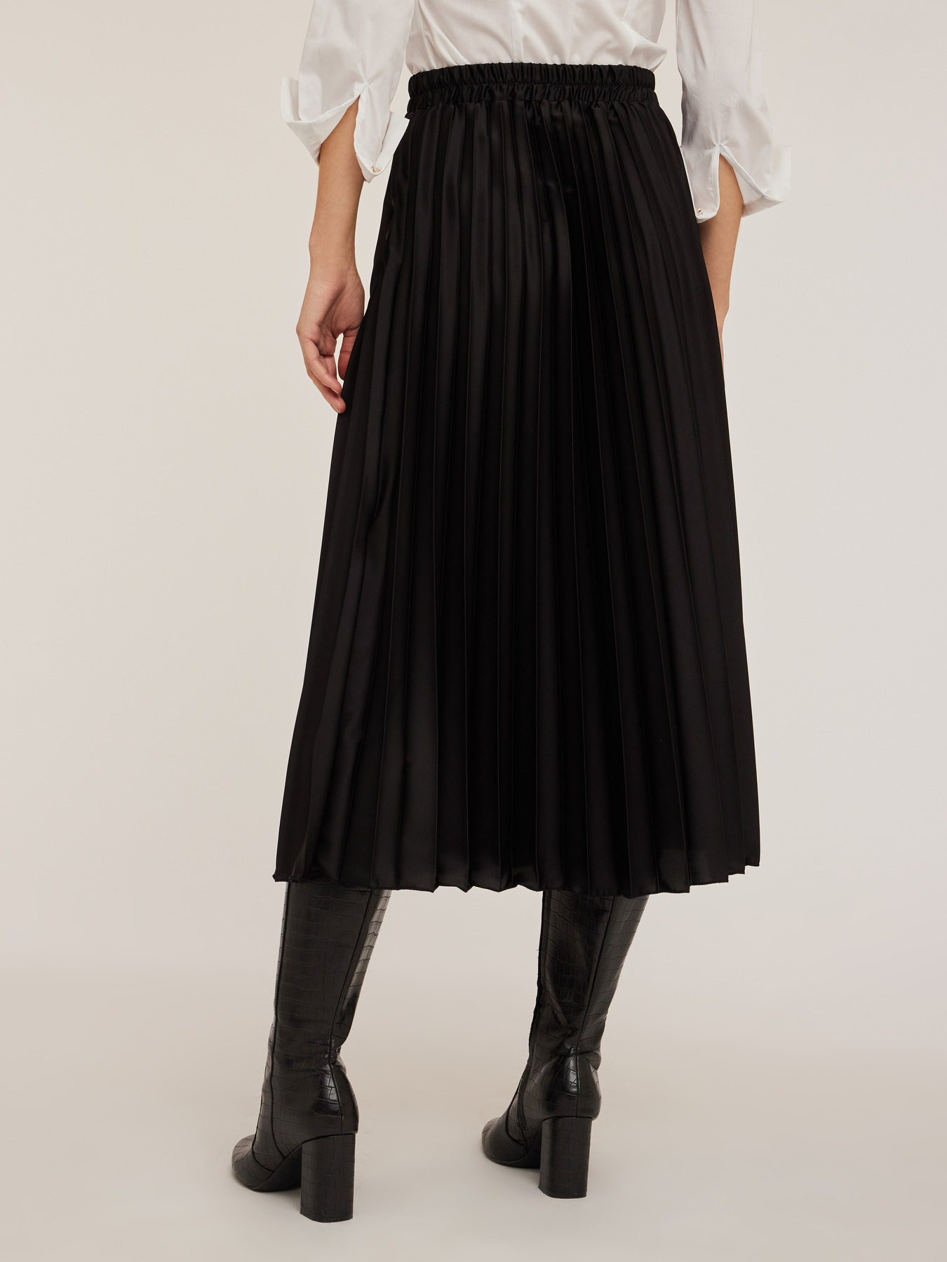 Pleated midi skirt in satin image number 1