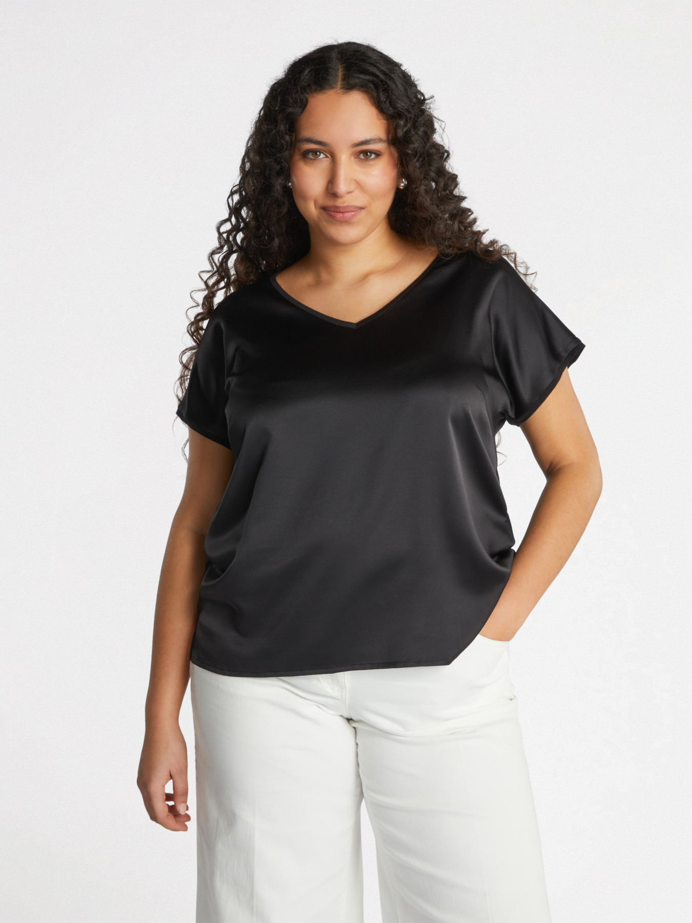 T-Shirt aus Satin und Jersey image number 0