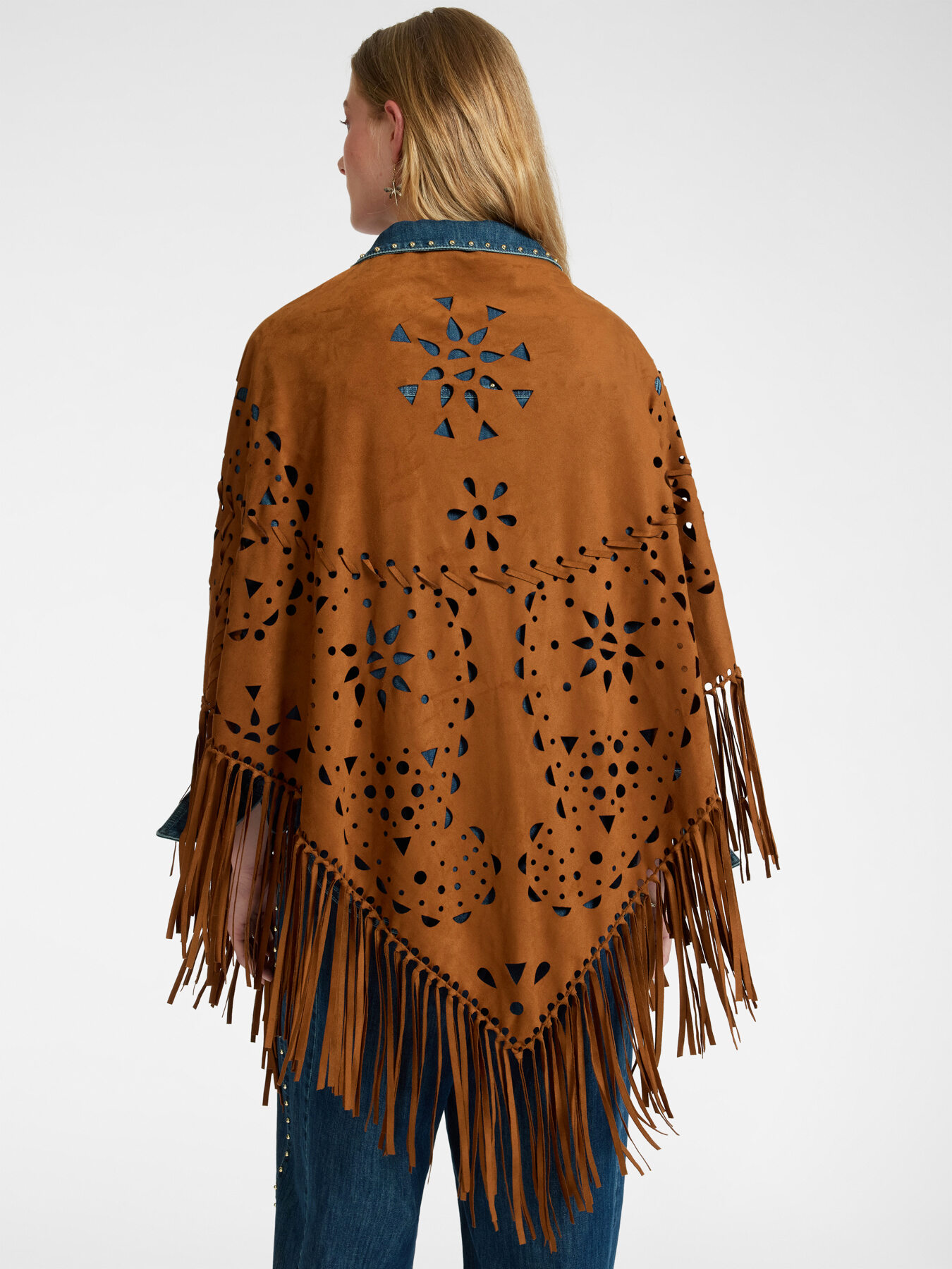 Perforated shawl with fringes image number 2