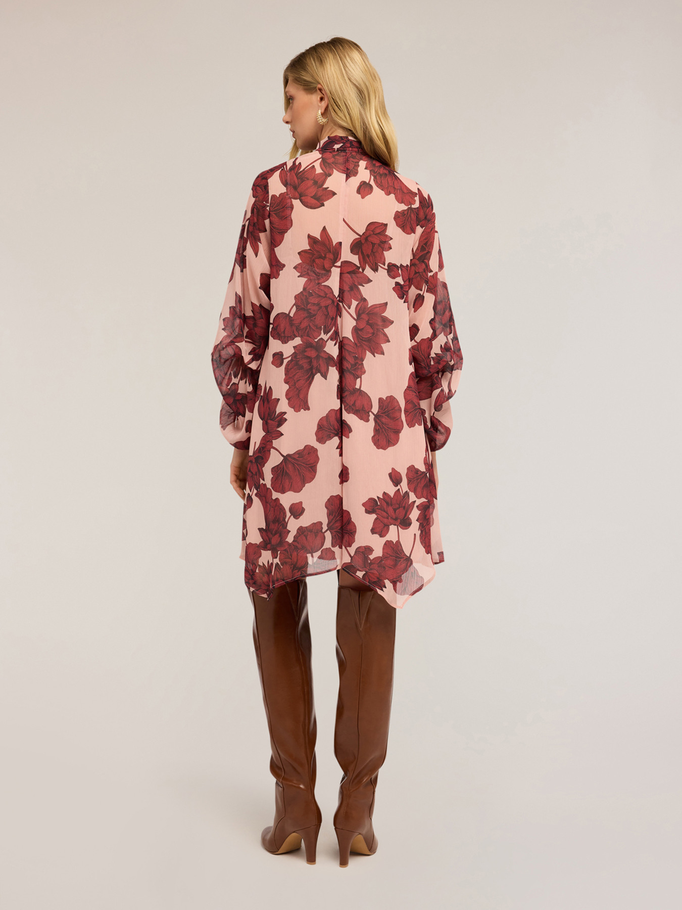 Floral dress in cr&ecirc;pe fabric image number 1