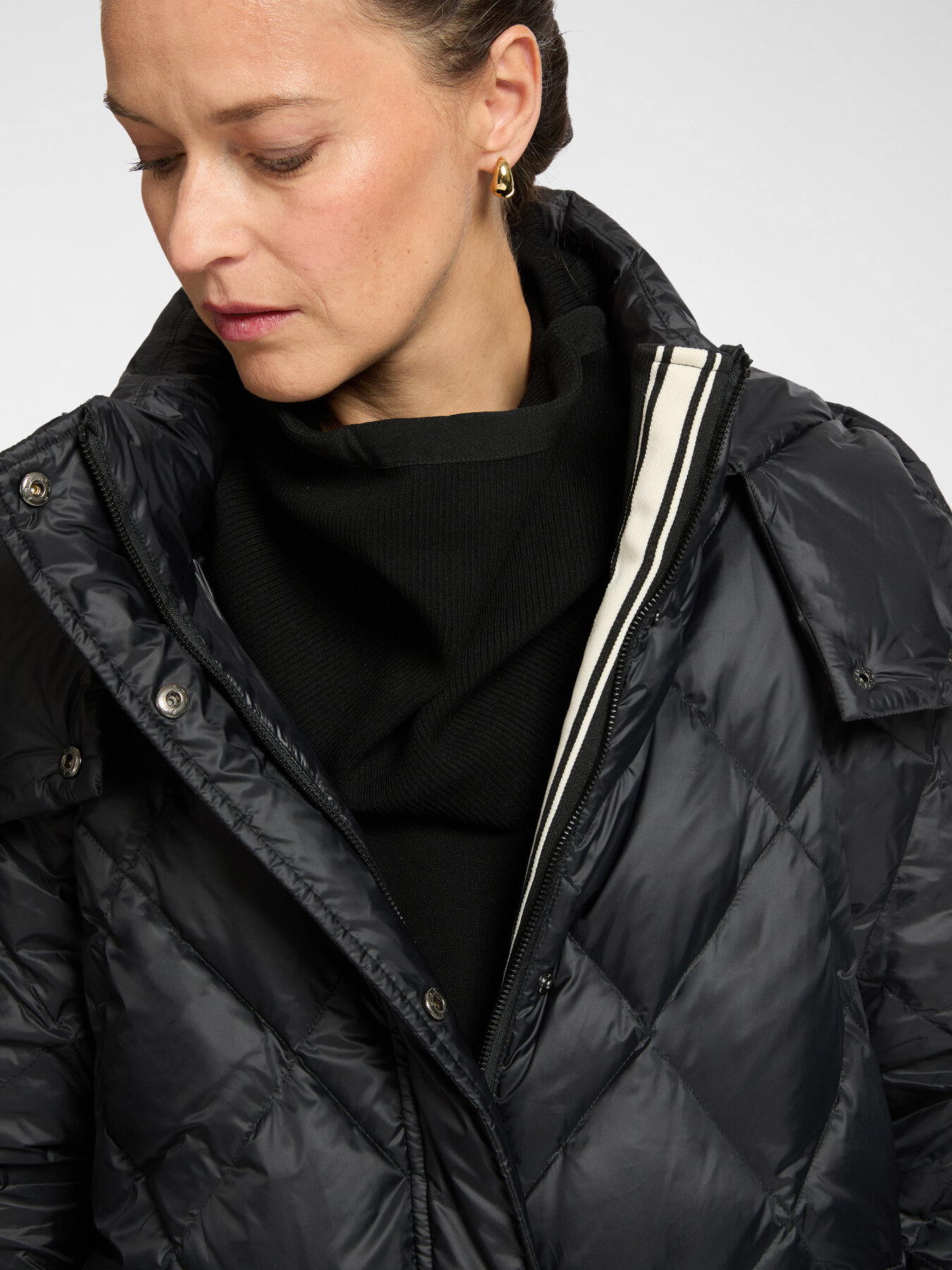 Active style down jacket image number 4