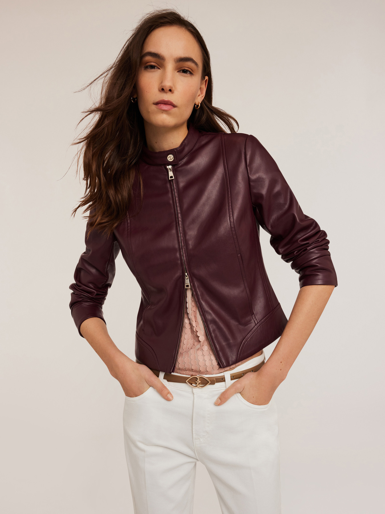 Blousonjacke aus beschichtetem Stoff mit Shaping-Schnitten image number 0