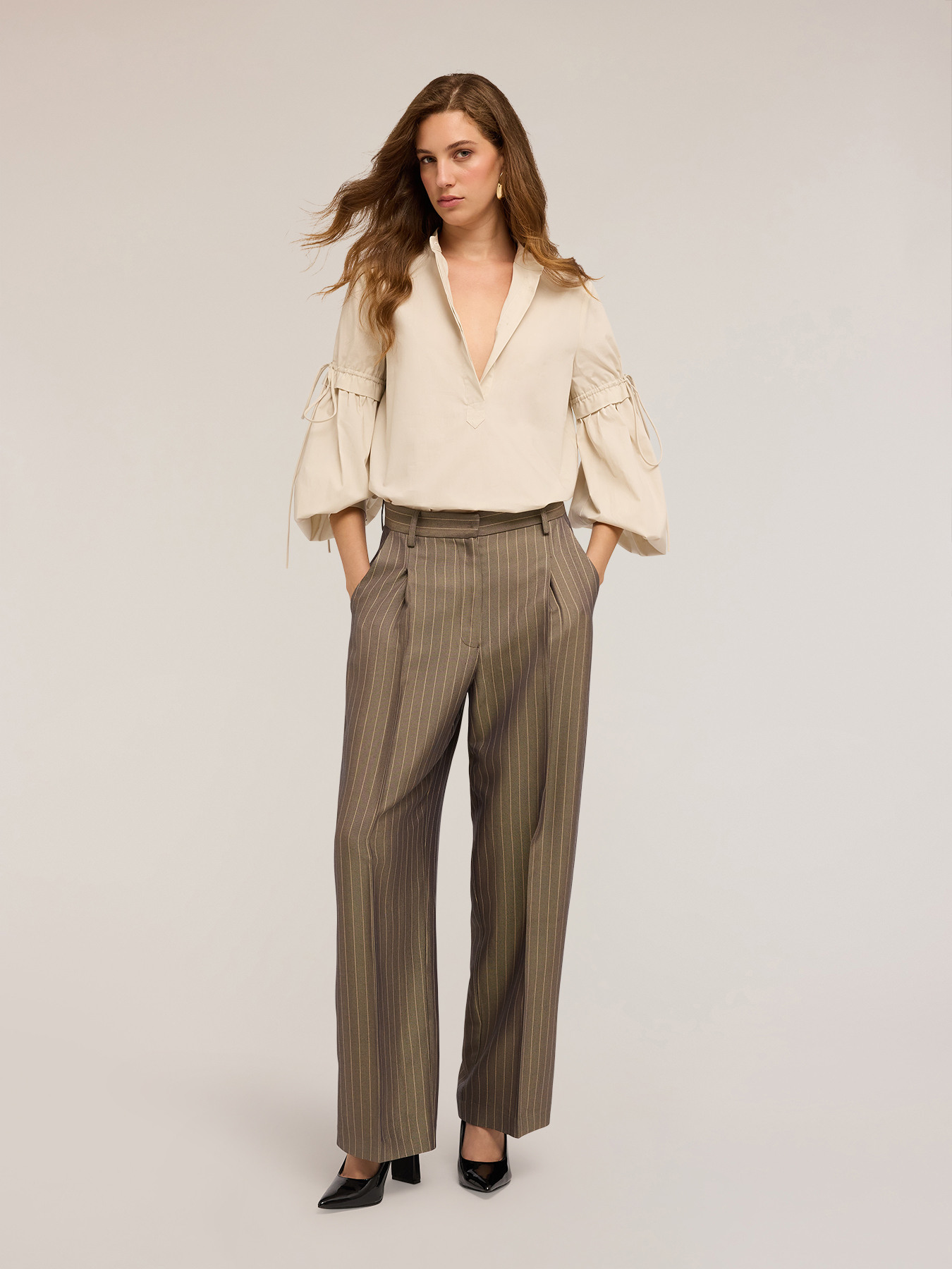 Oversized blouse with gathered sleeves image number 3