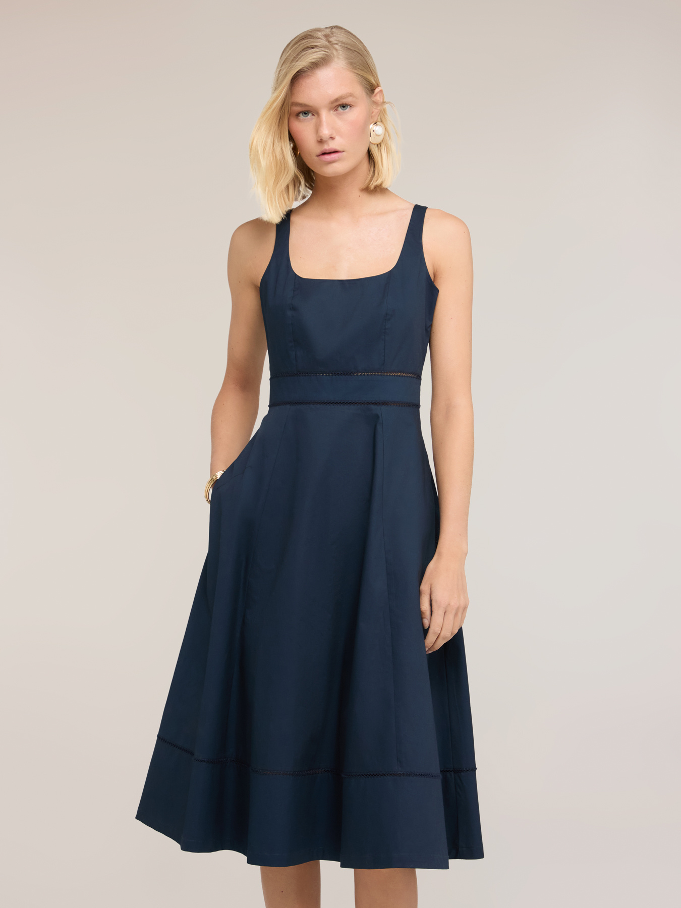 Flare dress in poplin with ajour&eacute; image number 2