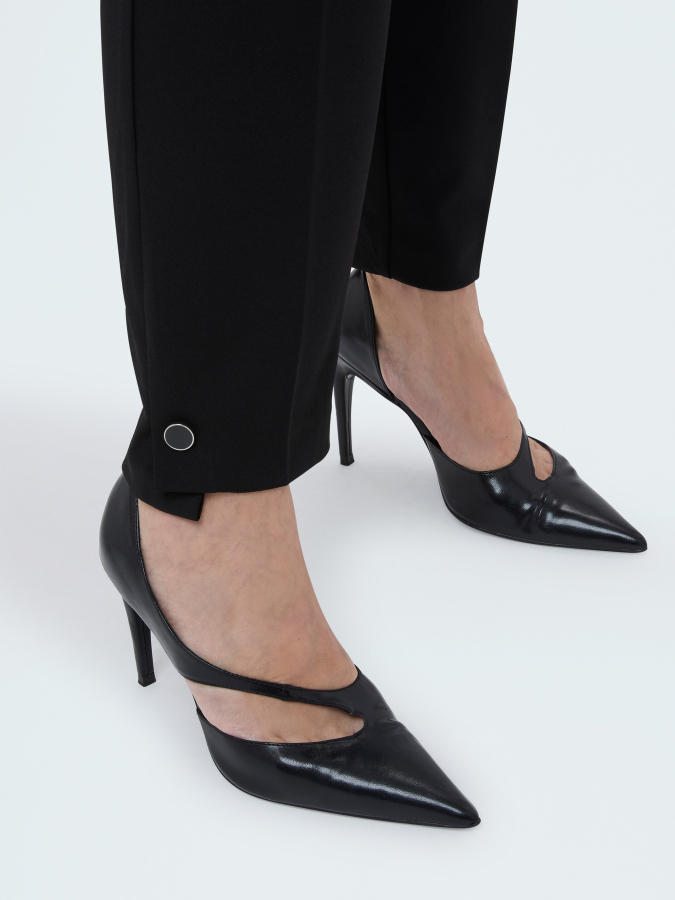 Pantaloni New York in tessuto stretch image number 3