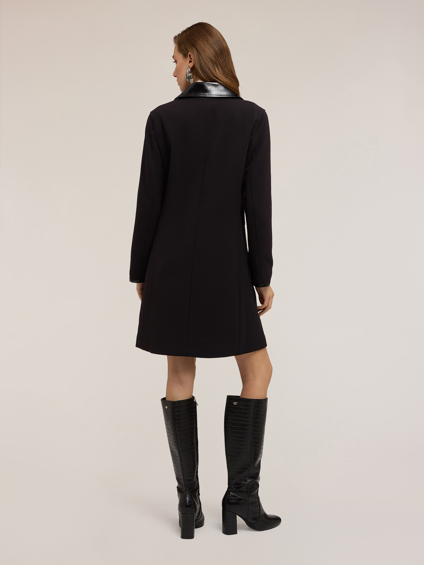 Cappotto in poliviscosa con inserti in vernice image number 1