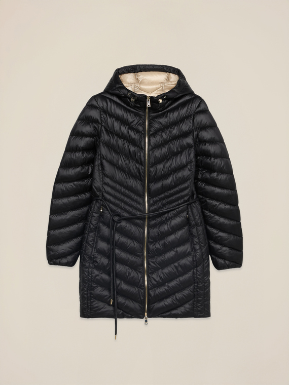 Mittellange Daunenjacke mit Kapuze und Gürtel