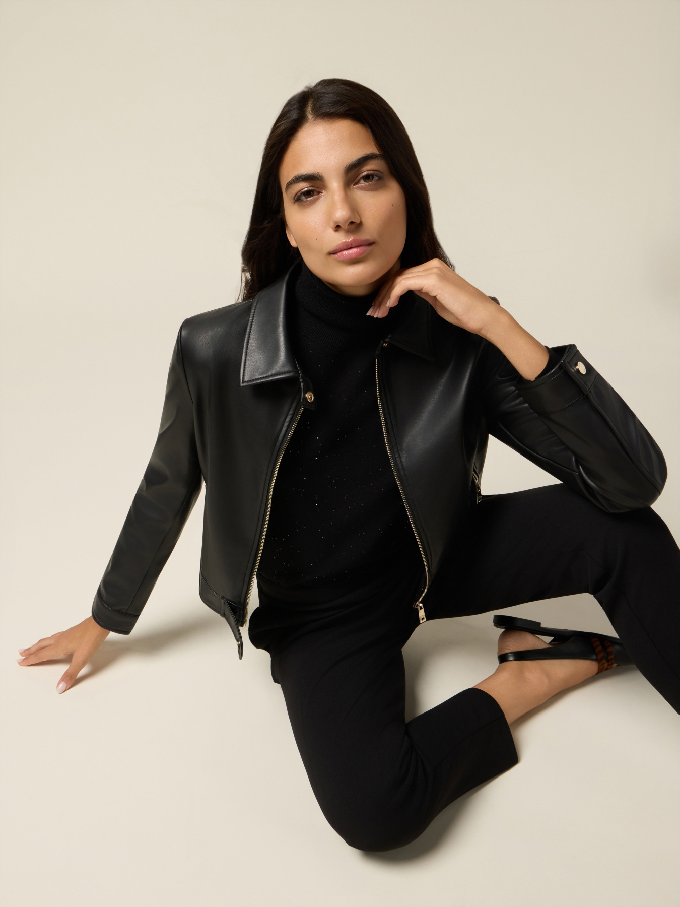 Chiodo corto con zip e bottoni image number 3