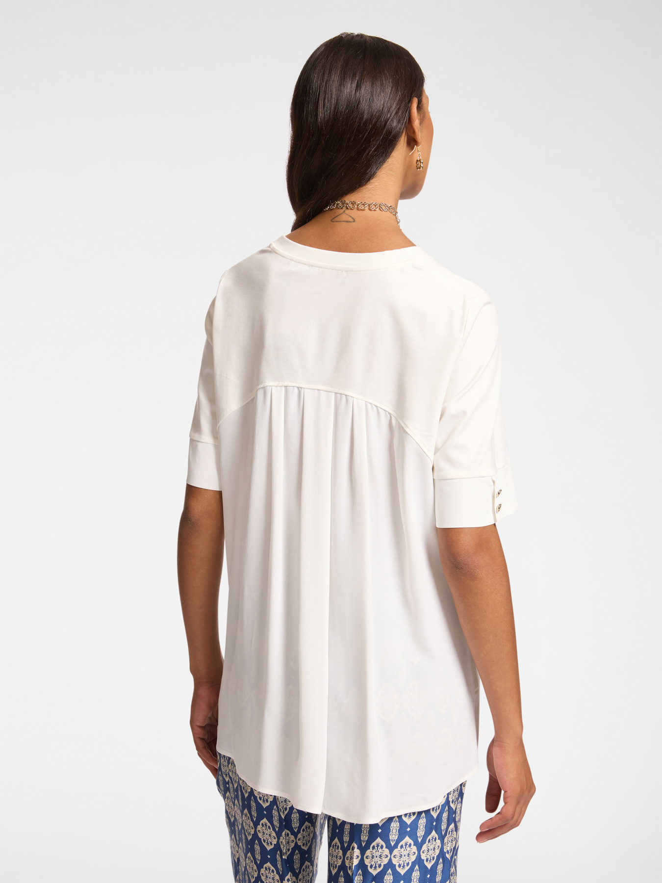 T-shirt with back insert image number 1
