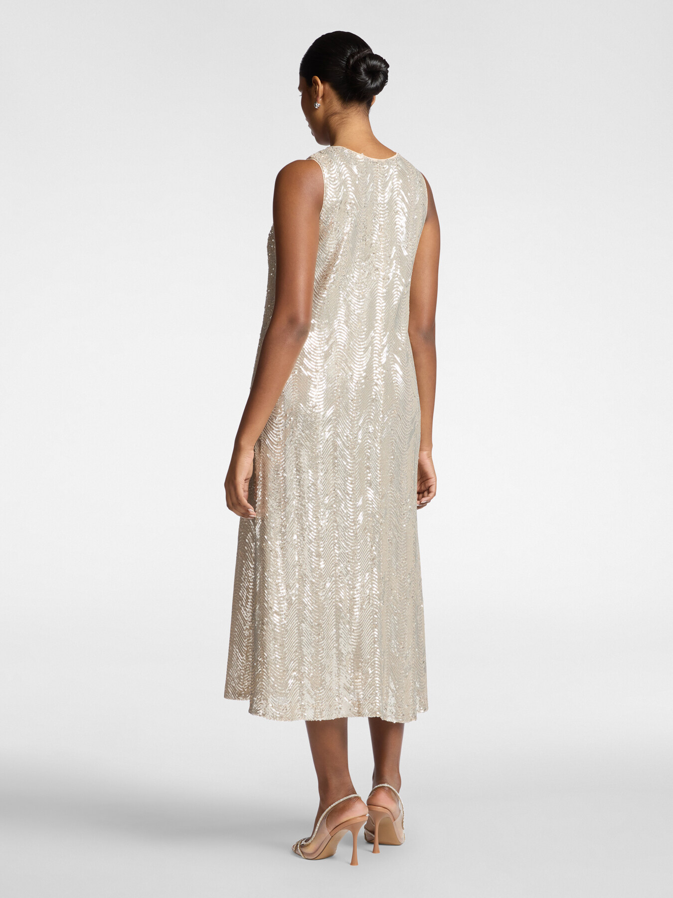 Vestido de tul con lentejuelas image number 1