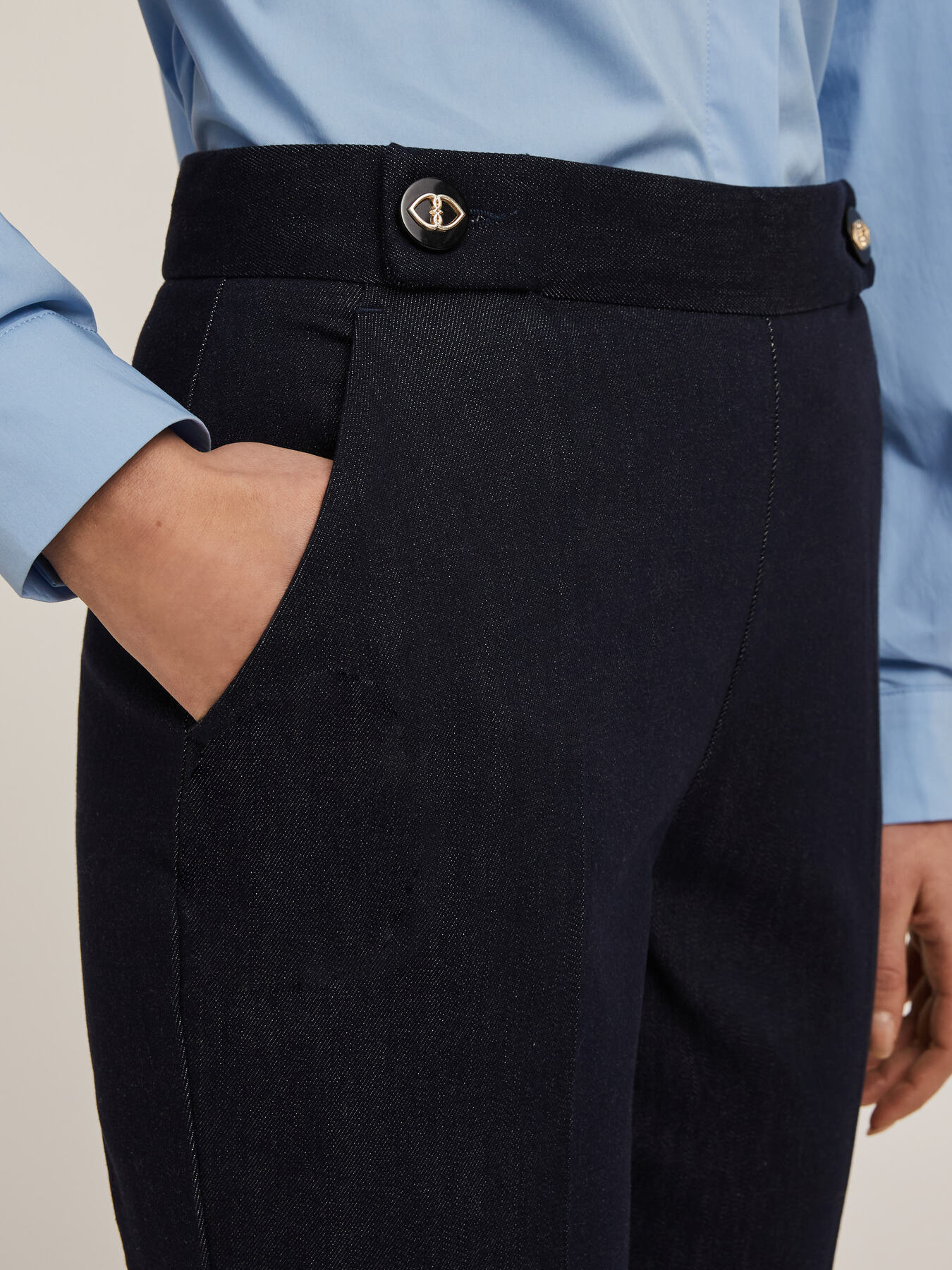 Flare-Jeans mit hohem Bund image number 2