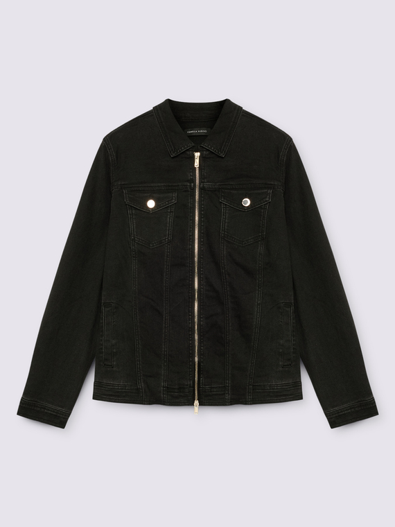 Chaqueta vaquera con cremallera y bolsillos