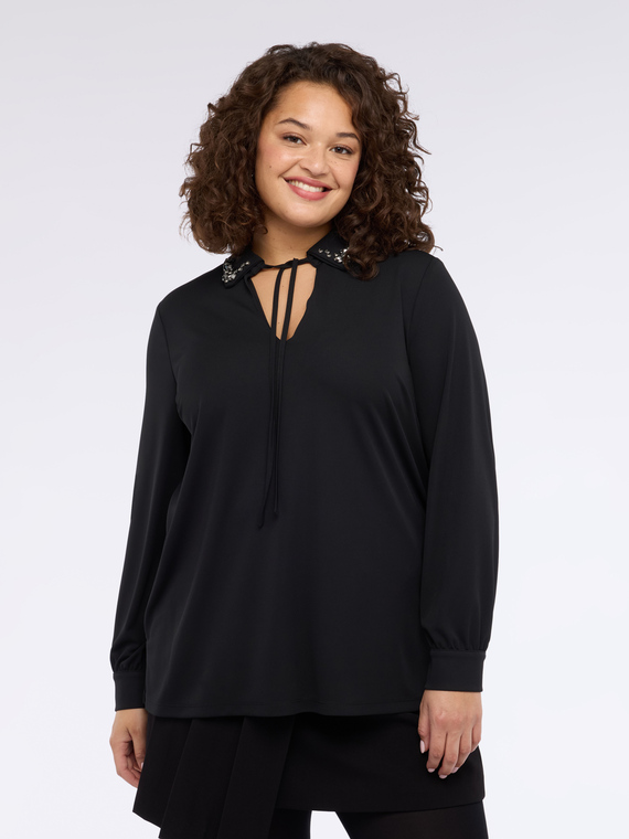 Jersey t-shirt with precious collar