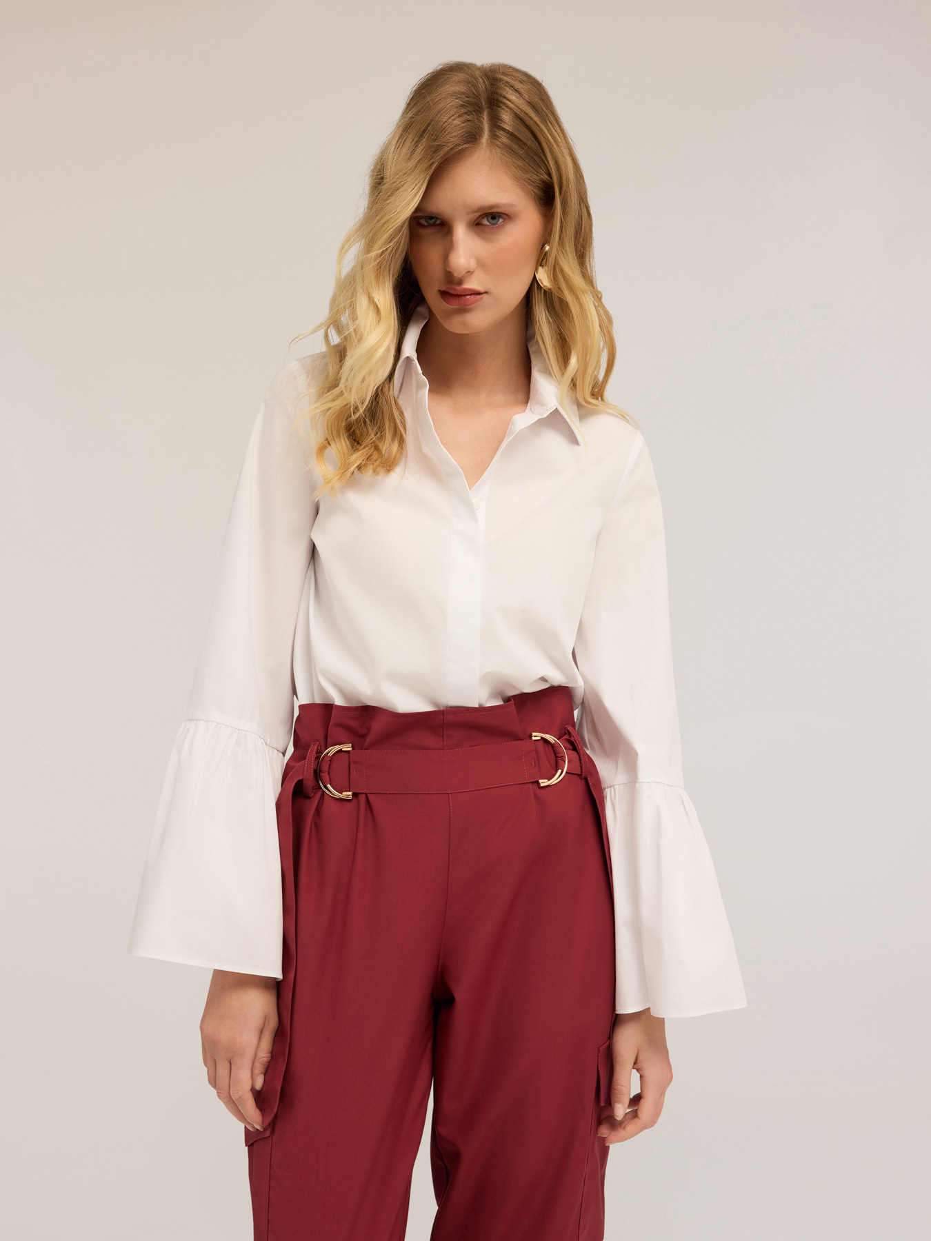 Shirt with flare sleeves image number 2