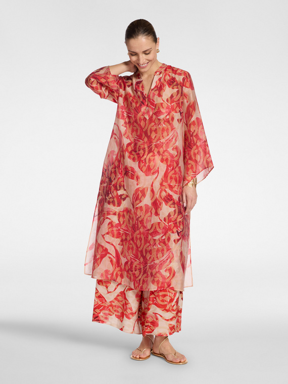 Langes bedrucktes Kleid