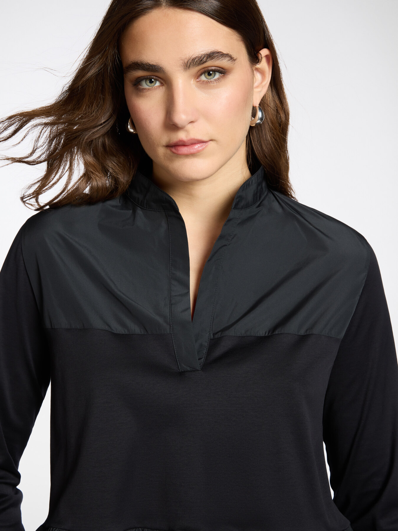 T-shirt with ruffle at the bottom image number 3