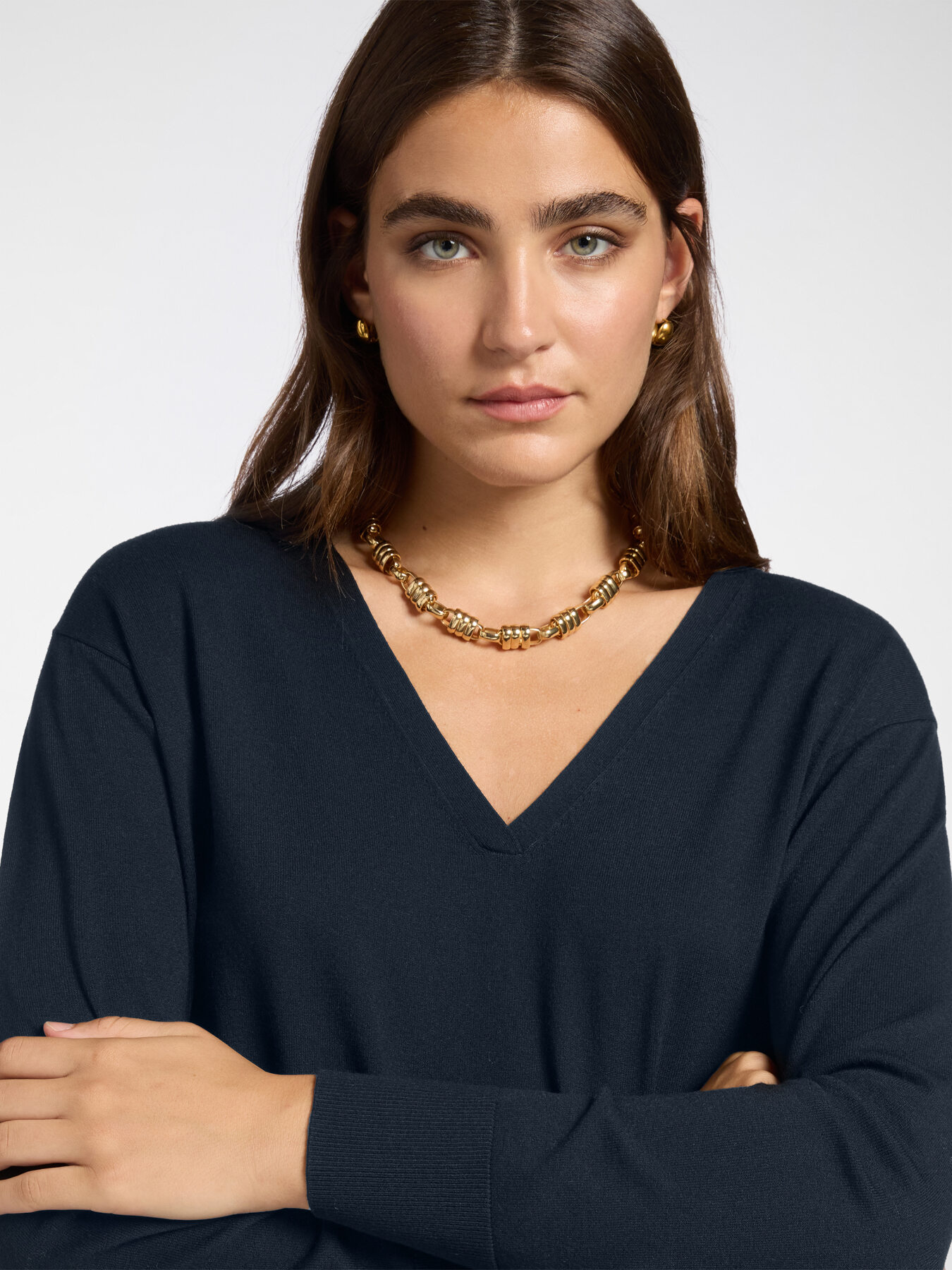 V-neck sweater image number 3