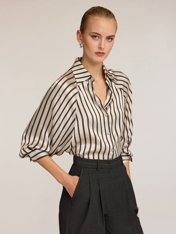 Chemise à rayures avec manches oversize
