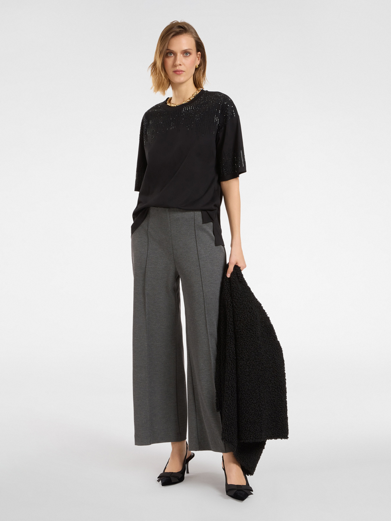 T-shirt ricamata image number 2