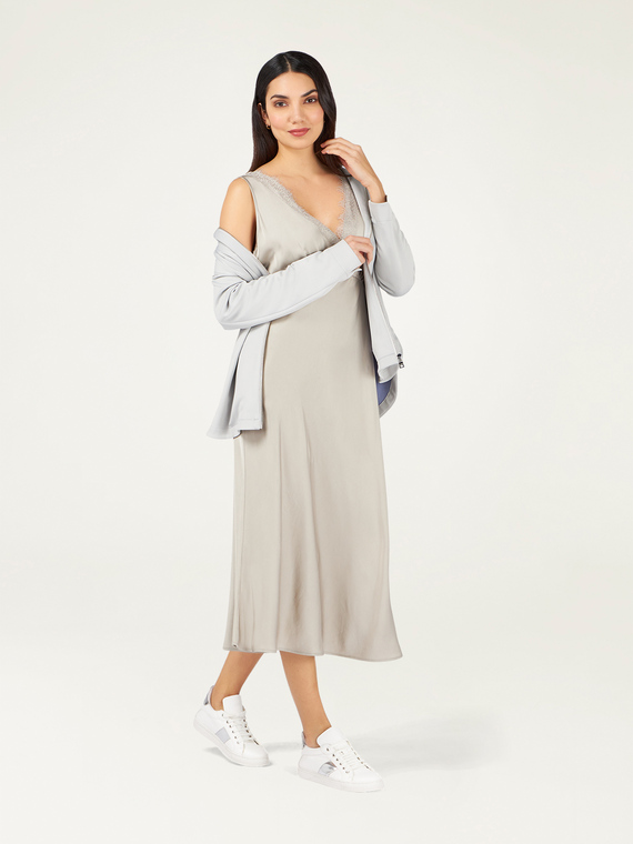 Robe sans manches en satin