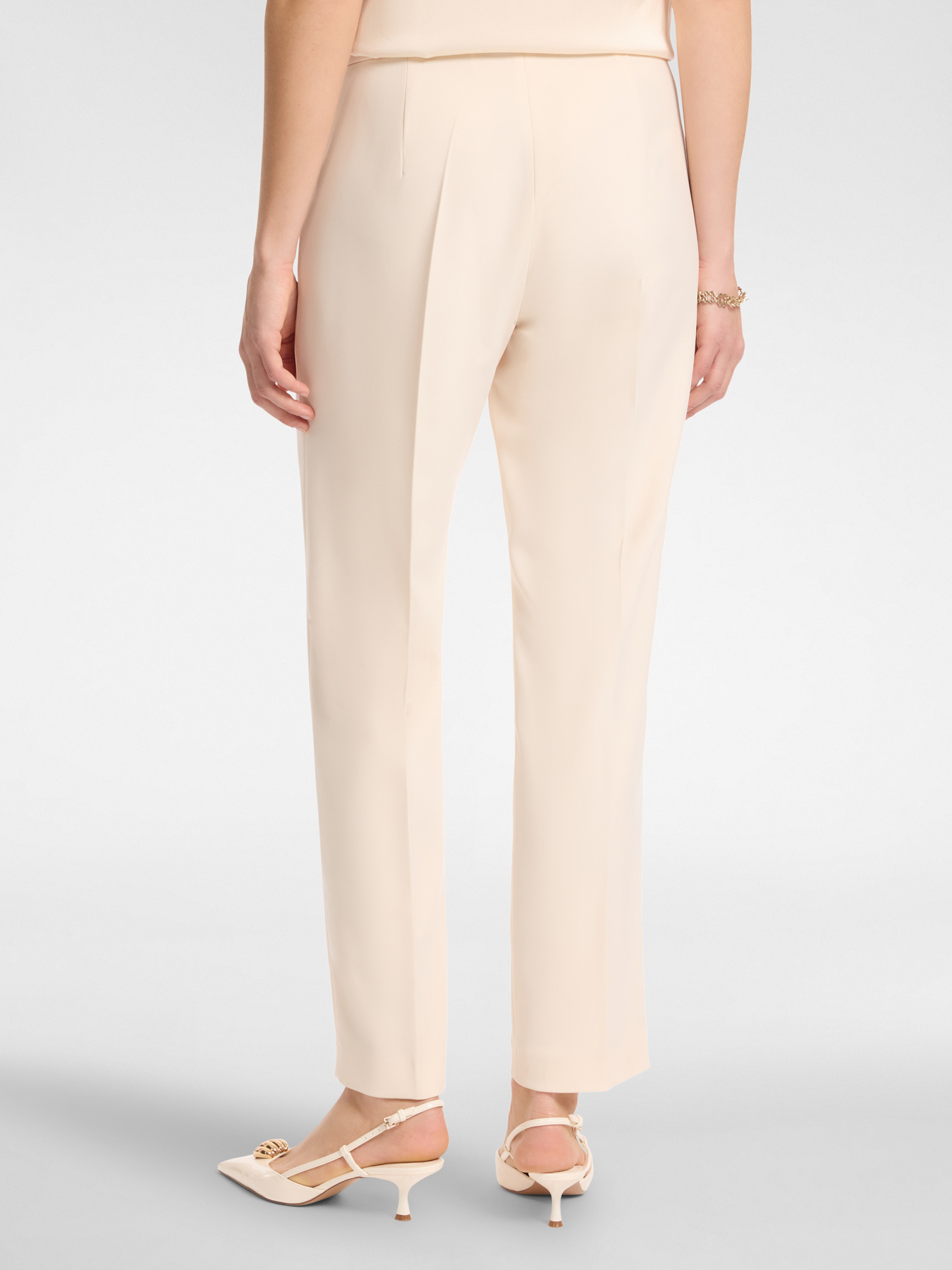 Pantalones rectos de cady elástico image number 1