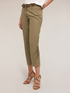 Pantalon chino avec patch brodé image number 2