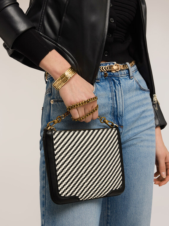 Flat clutch with two-tone weave