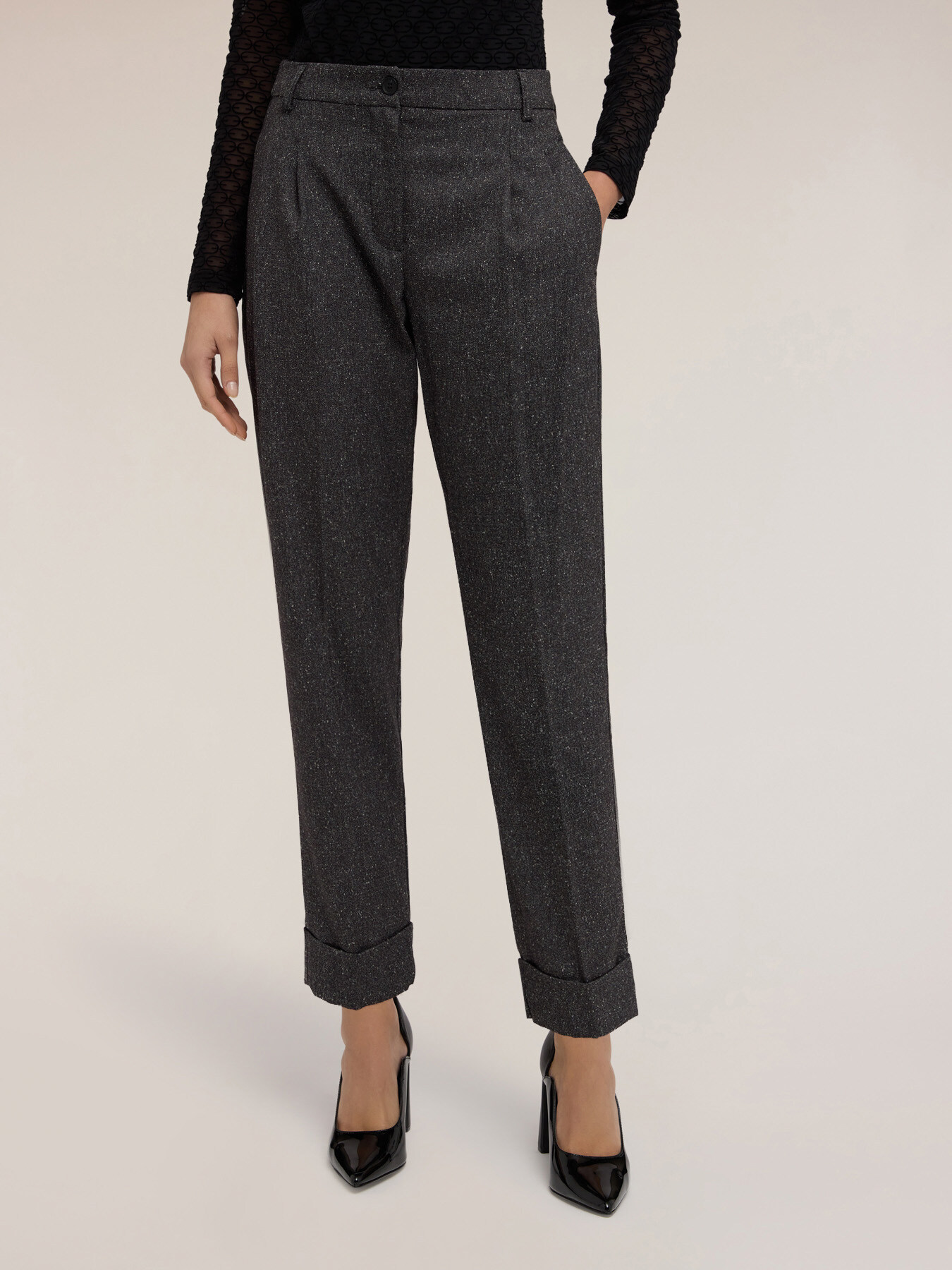 Pantaloni con risvolto in tinto filo image number 2