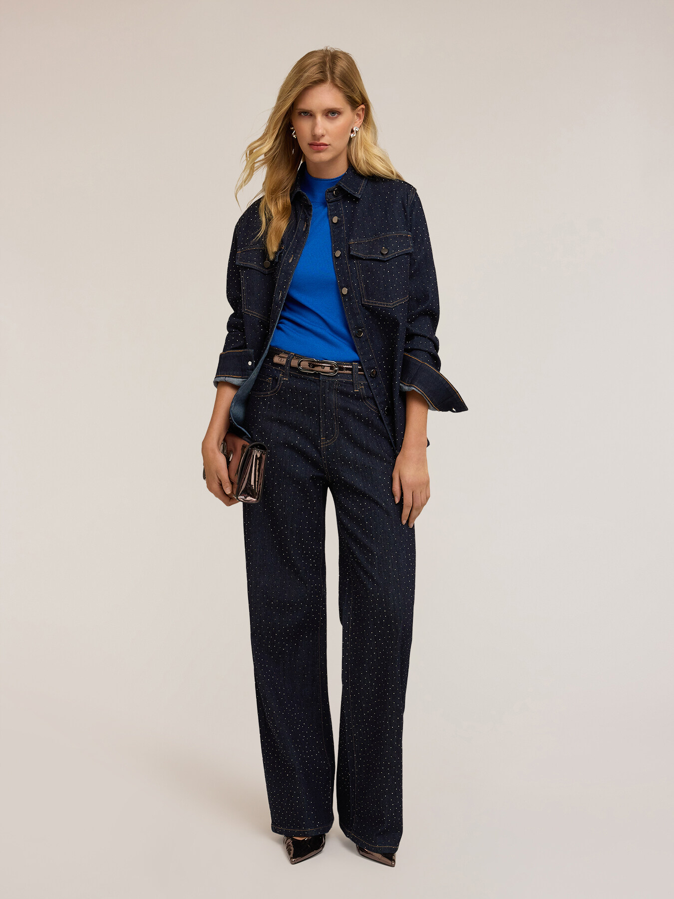 Camicia in denim con micro borchie image number 2