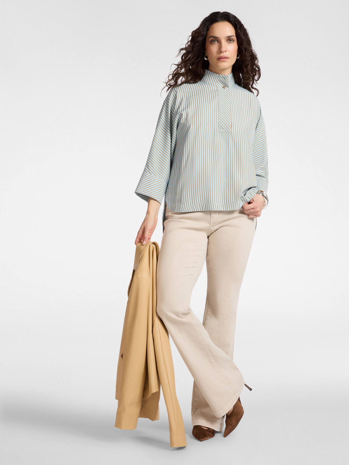 Blusa boxy de rayas image number 2