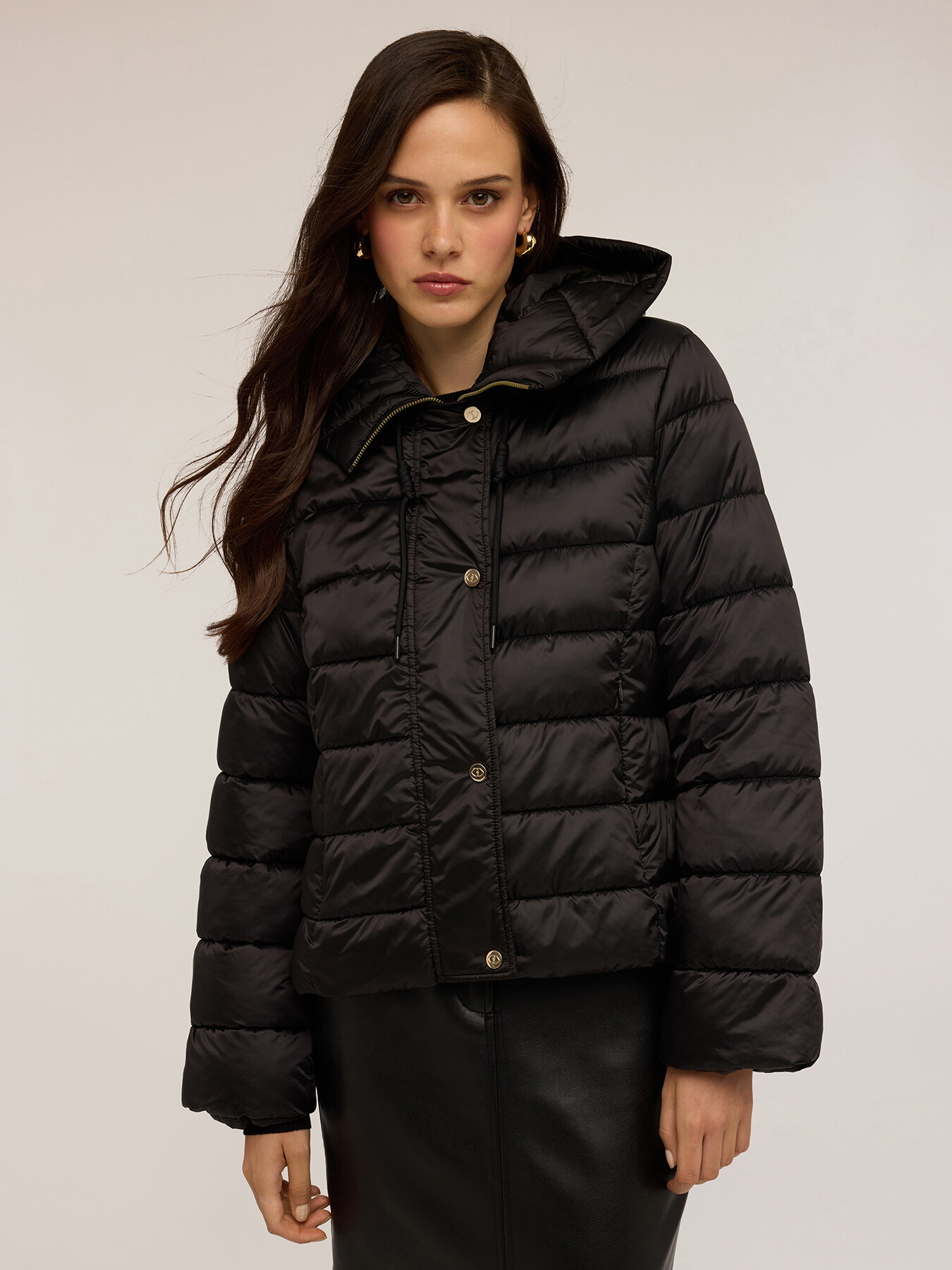 Shiny nylon puffer jacket image number 2