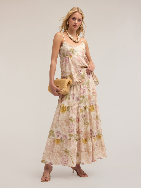 Long flounced skirt with floral pattern
