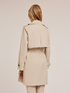 Zweireihiger Trenchcoat aus technischem Gewebe image number 1
