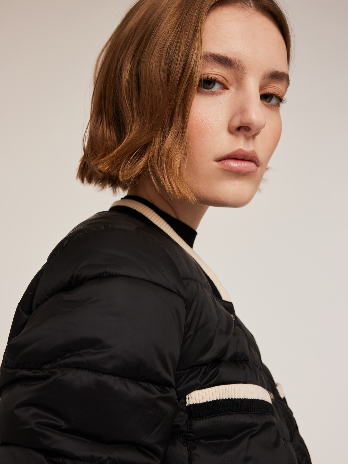 Piumino imbottito con bordi a contrasto image number 2