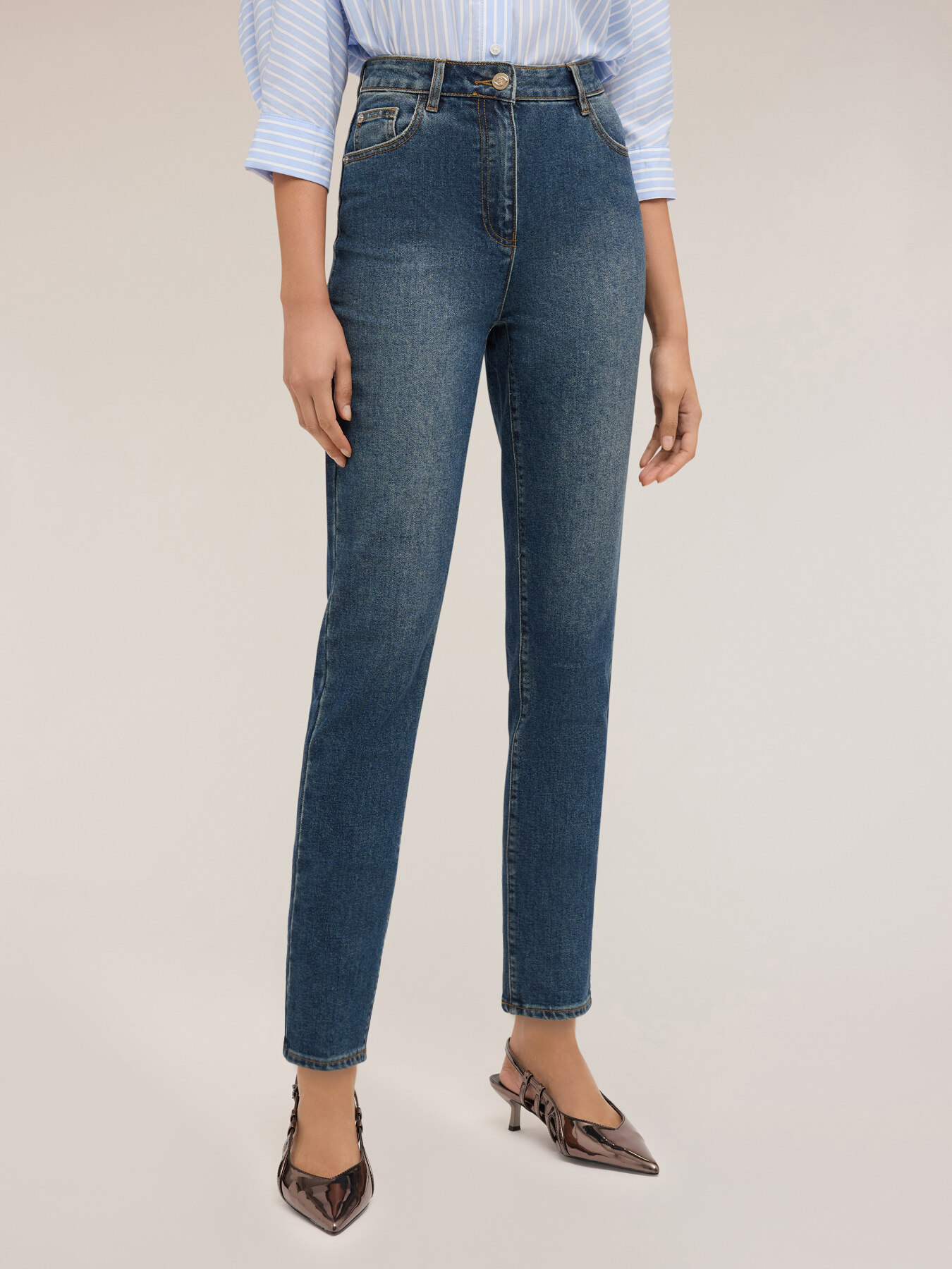 Elsa MUM fit jeans image number 2