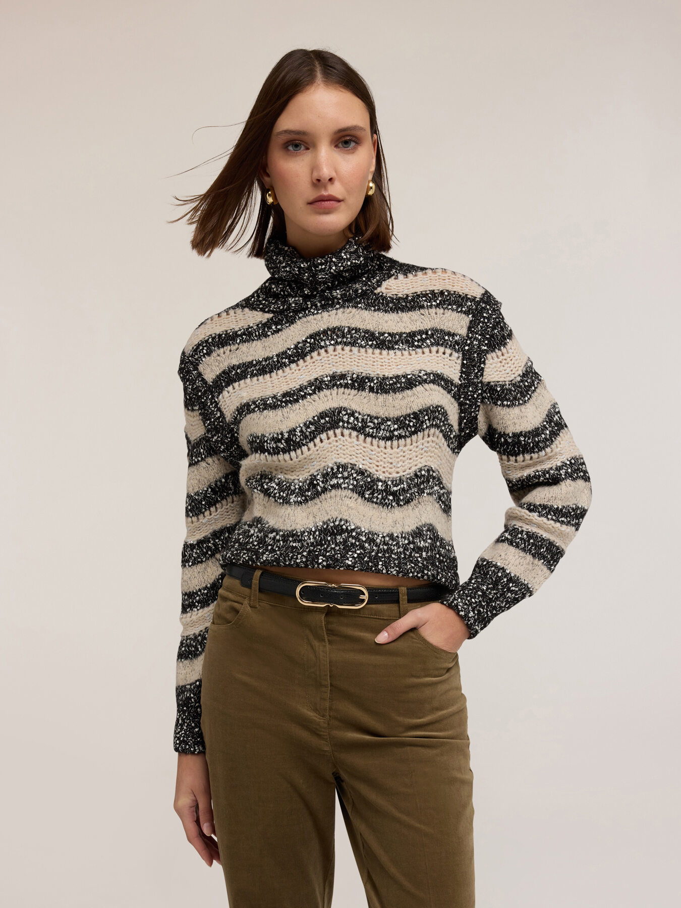 Rollkragenpullover aus schwerem Strick mit Streifenmuster image number 3