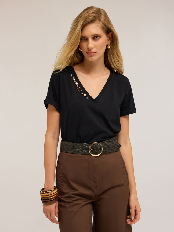 T-shirt with stone embroidery