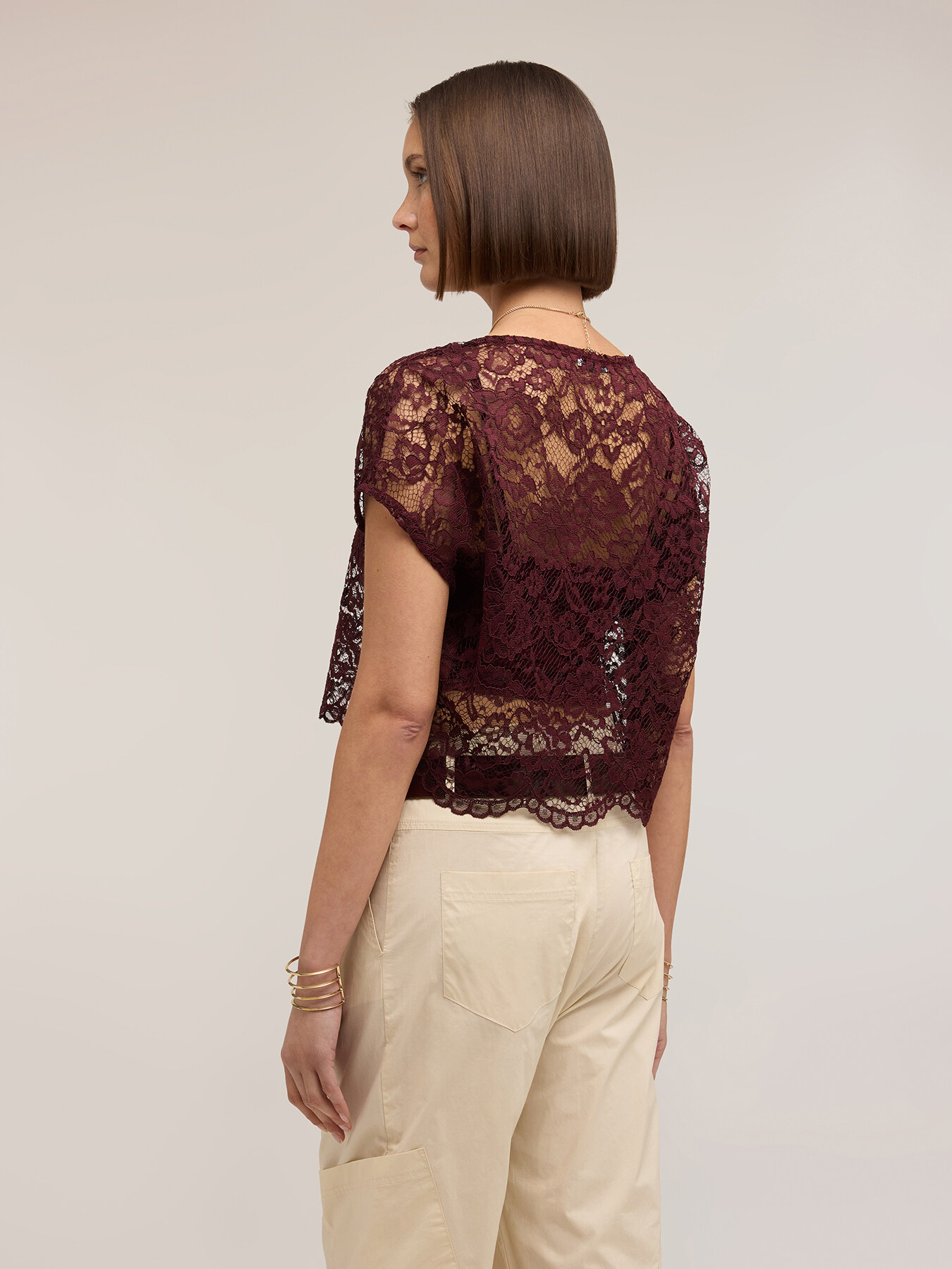 Blouse courte en dentelle image number 1