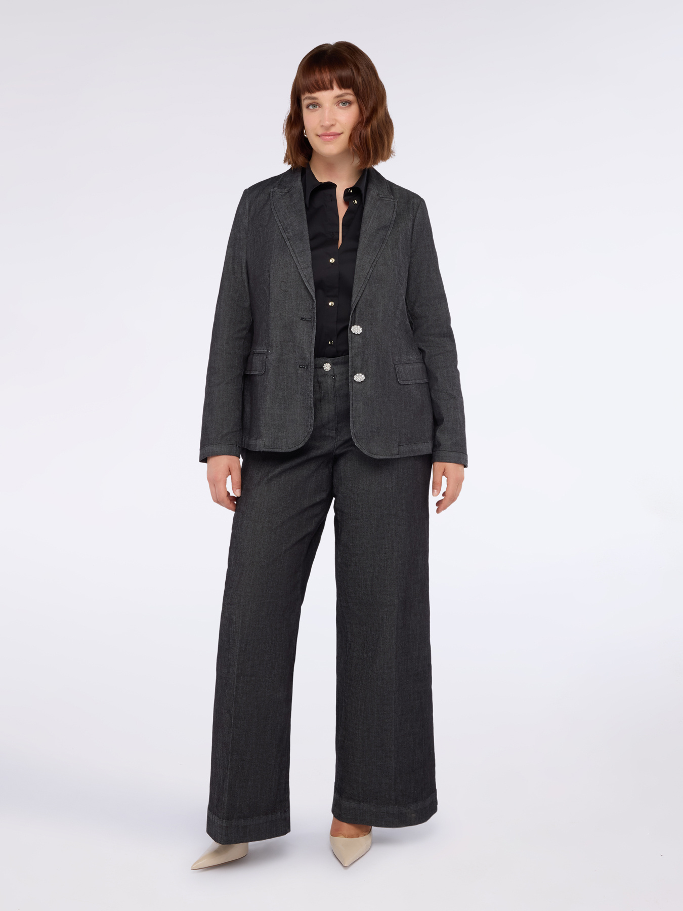 Blazer in denim con bottoni gioiello image number 4